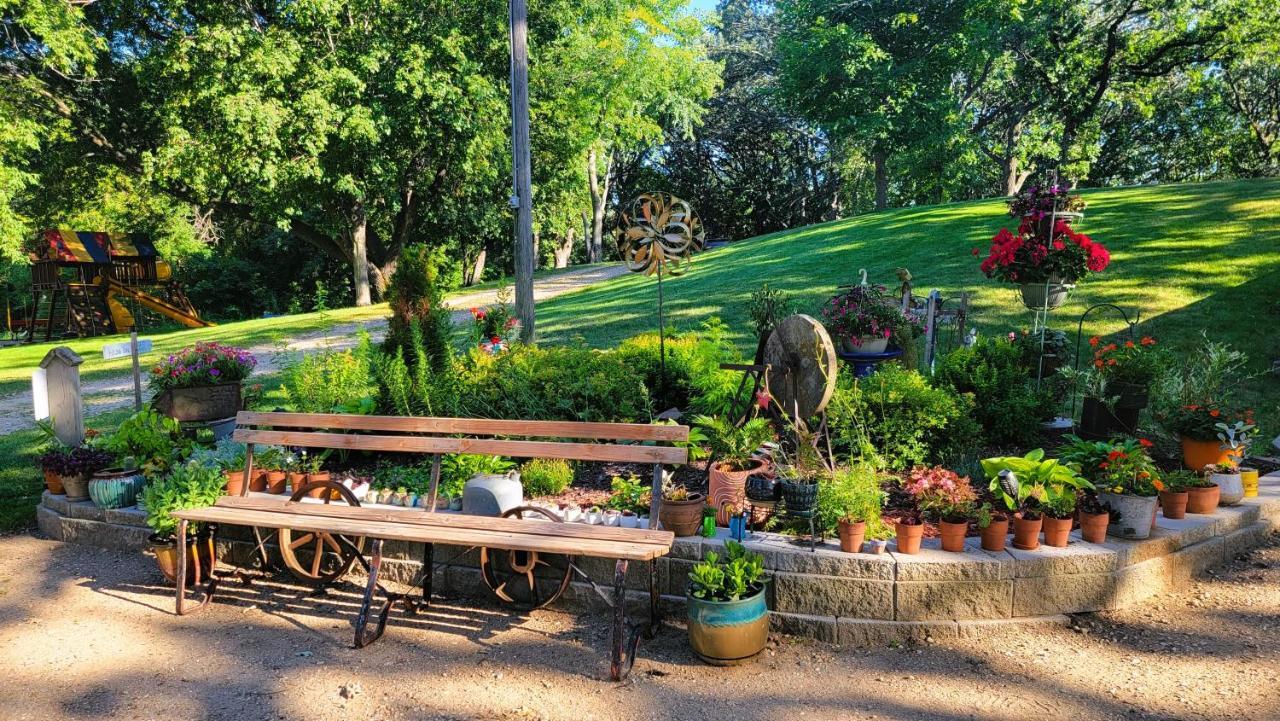 Swan Lake Resort & Campground Fergus Falls 外观 照片